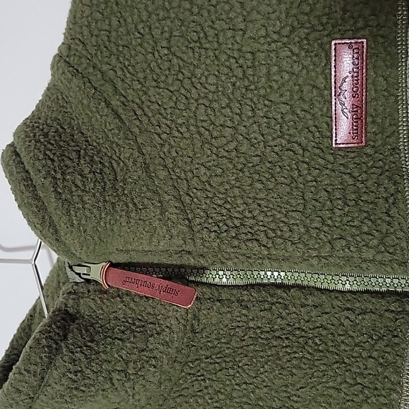 Simply Southern Men's Fleece Vest Green - Picture 3 of 7